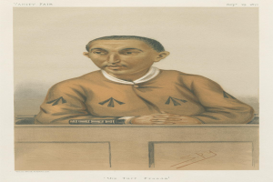 Ein Mann in einem weißen Hemd und dunklen Hosen sitzt an einem Tisch und schaut ernst, mit dem Text "Die Turf Betrügereien" unten auf dem Bild.