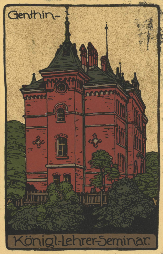 Ein rotes Gebäude mit einem zentralen Uhrenturm, umgeben von Bäumen und einem Zaun, mit der Aufschrift "König-lehrer-Seminar, Berlin" oben und unten.