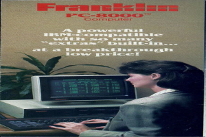 Eine Werbung mit einer Frau, die an einem Schreibtischcomputer arbeitet.