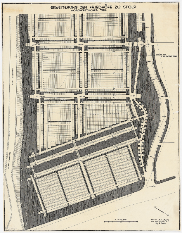Ein altes Stadtplan von einer Stadt mit vielen Gebäuden und einem Stadtplan, mit beschreibendem Text über die Stadtplanung.