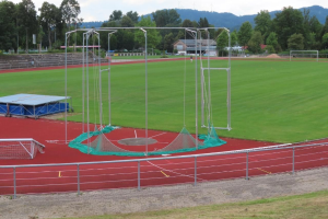 POL-DN: Brandschaden auf Fußballplatz - Polizei sucht Zeugen