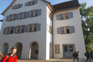 Solingen Table: Kiwanis Club spendet 3.000 Euro für Schulrucksäcke