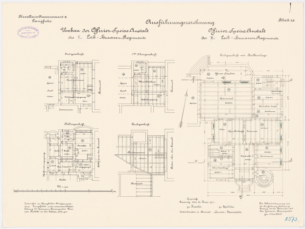 Schwarz-weißer architektonischer Grundriss des ehemaligen Bundeskanzleramts der Bundesrepublik Deutschland, zeigt detaillierte Layouts und Anmerkungen.