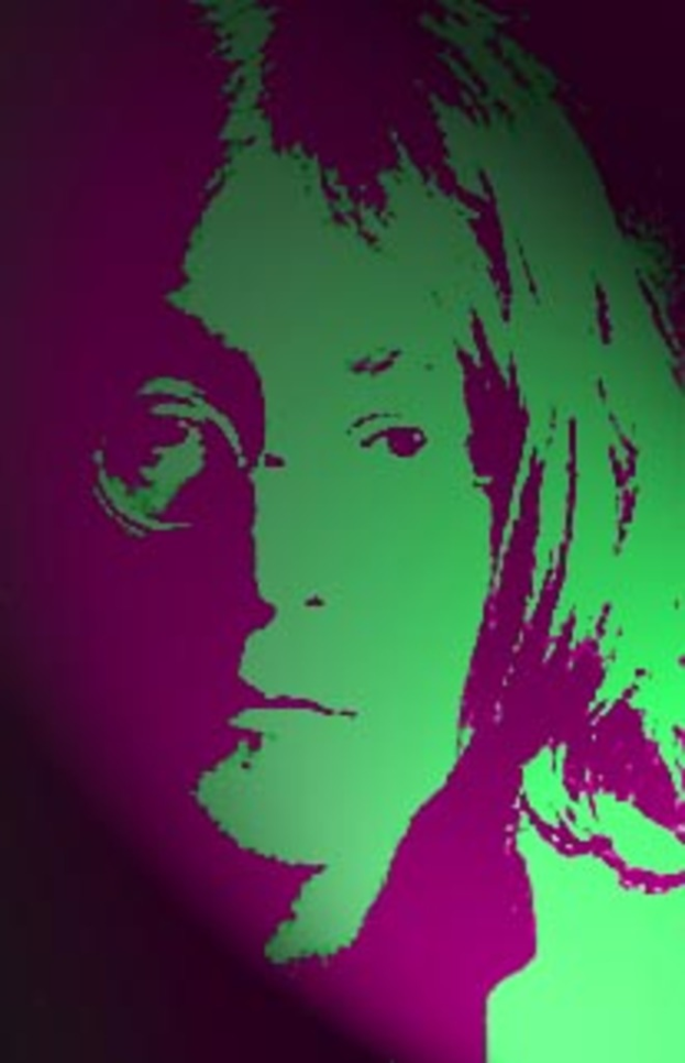 Eine Frau ist auf dem Bild zu sehen.