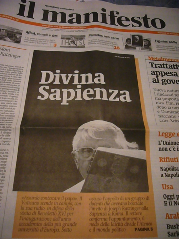 Zeitung mit gedrucktem Text